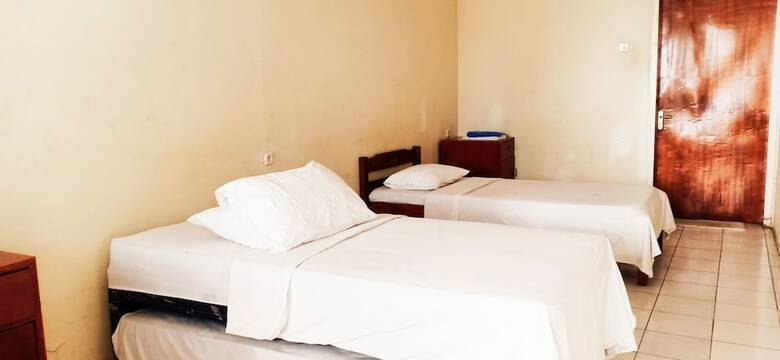 Bed & Breakfast Bunga Ayu Seaside Resort
