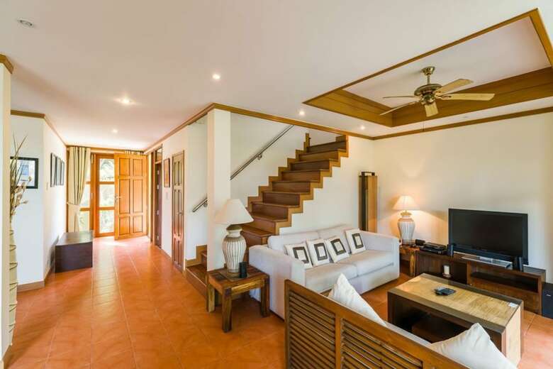 6 Bedroom Twin Villas On Beach Front Resort 11/12