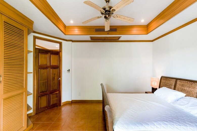 6 Bedroom Twin Villas On Beach Front Resort 11/12