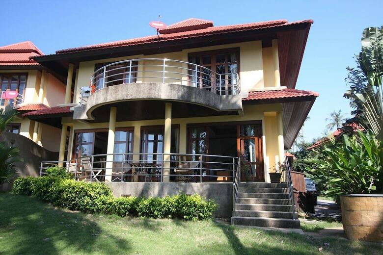 6 Bedroom Twin Villas On Beach Front Resort 11/12