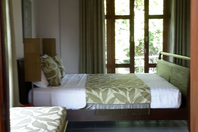 6 Bedroom Twin Villas On Beach Front Resort 11/12
