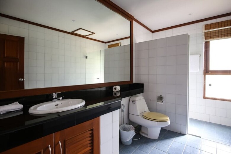 6 Bedroom Twin Villas On Beach Front Resort 25/12