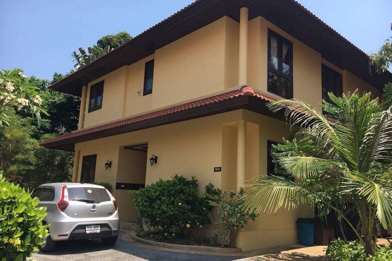 6 Bedroom Twin Villas On Beach Front Resort 25/12
