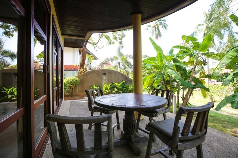 6 Bedroom Twin Villas On Beach Front Resort 25/12