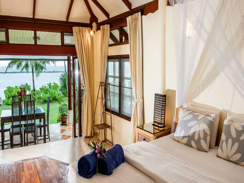 3 Bedroom Beach Front Villa Sea Breeze