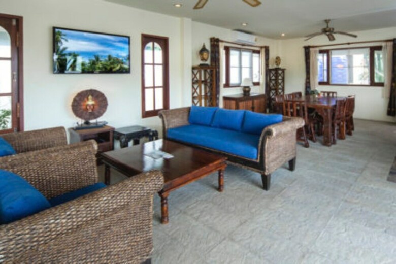 8 Bedroom Twin Villas On Samrong Bay Beach Front Resort