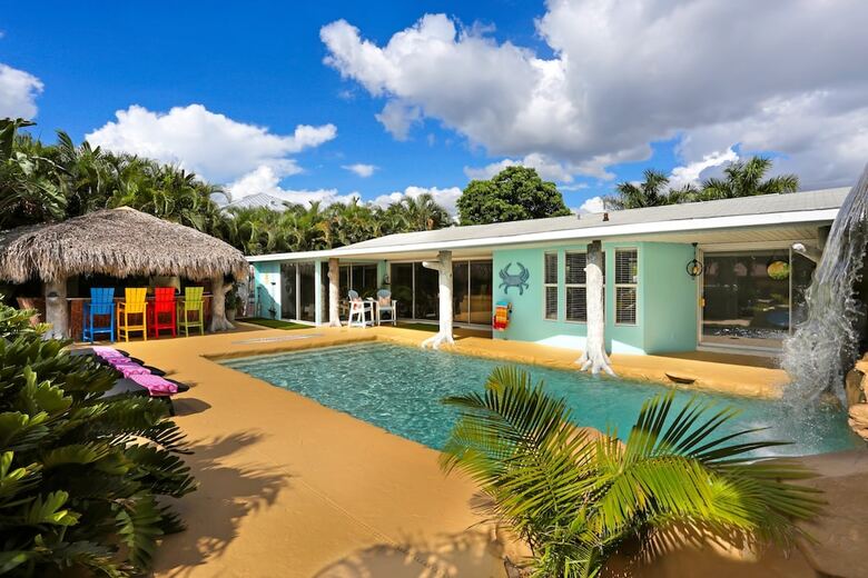 Tropic Like It Hot! Private Tropical Retreat