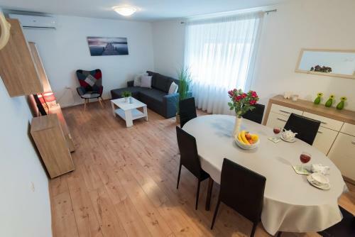Apartment Luka Arbanasi