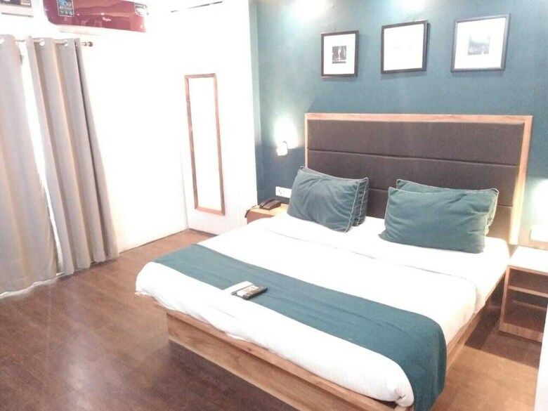 Hotel Moon Residency