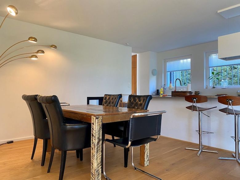 Luxury Apartment -exclusive Neighborhood