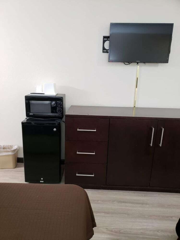 Hotel Value Inn & Suites