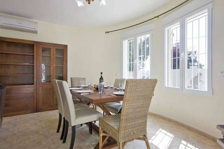 Villa - 3 Bedrooms With Pool And Wifi - 106434