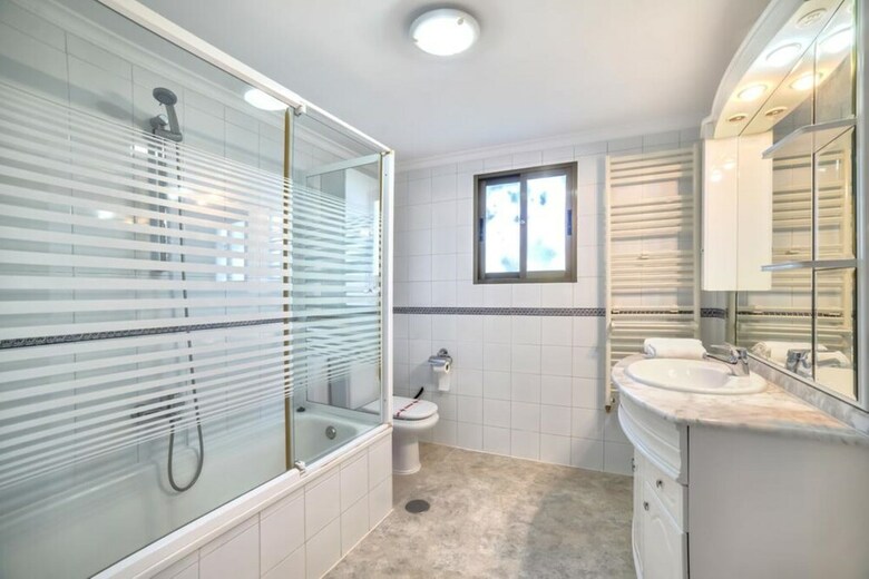 Villa - 7 Bedrooms With Pool And Wifi - 106439