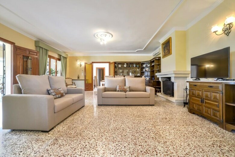 Villa - 4 Bedrooms With Pool And Wifi - 107481