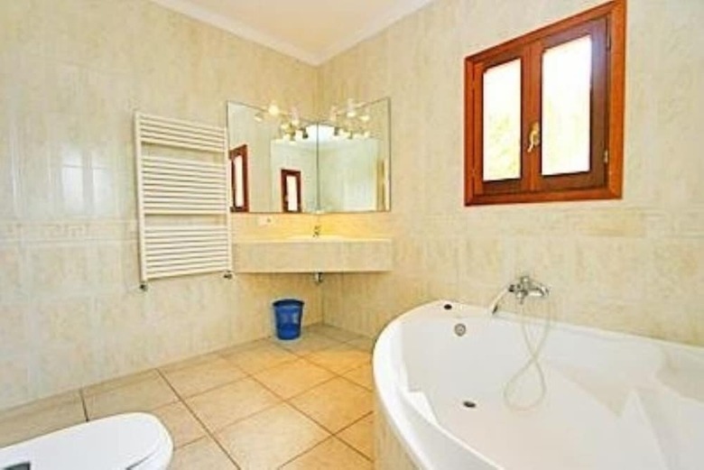 Villa - 5 Bedrooms With Pool And Wifi - 103975