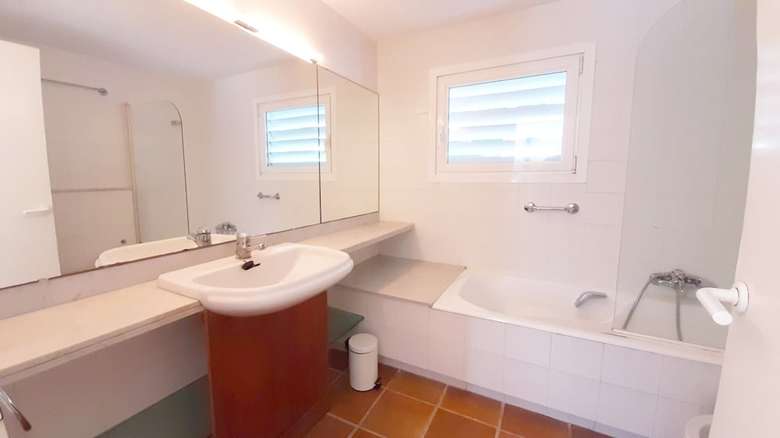 Villa - 4 Bedrooms With Pool And Wifi - 107985