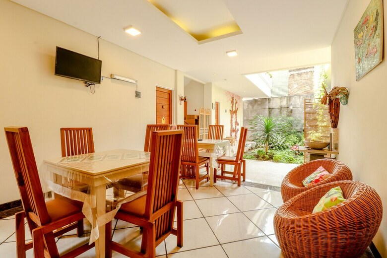 Hotel Emilia Homestay
