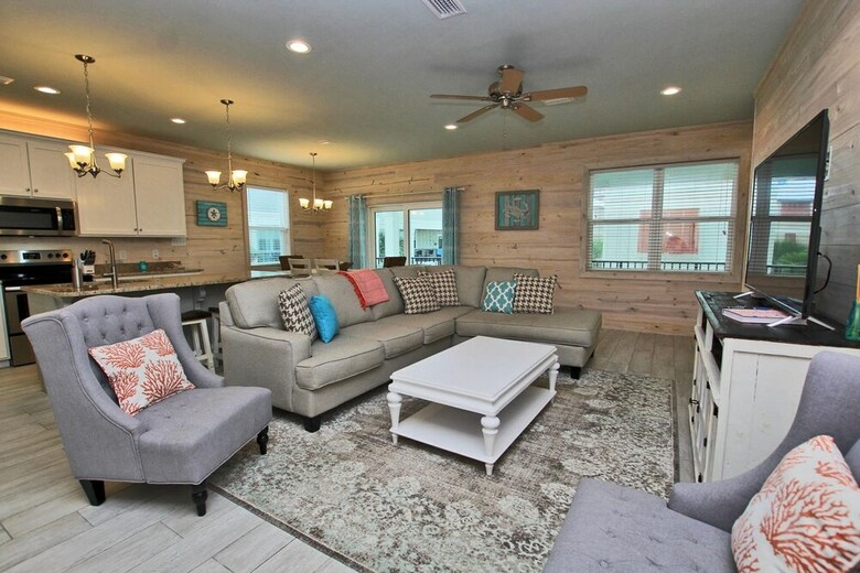 Nautical Breeze At Romeo Beach By Youngs Suncoast