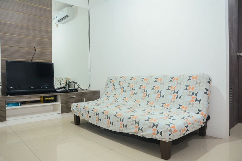 Convenient 2br Apartment At Pasar Baru Mansion