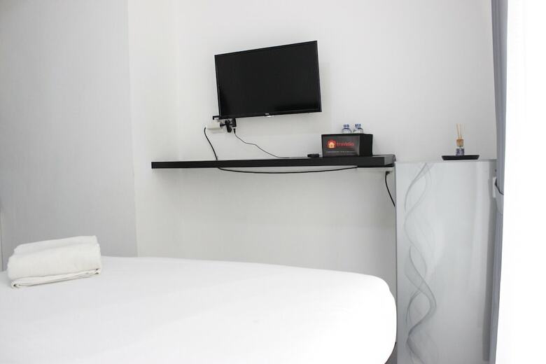 Monochrome Style Studio Room @grand Asia Afrika Apartment