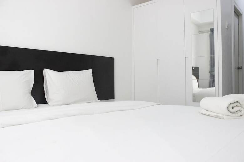 Monochrome Style Studio Room @grand Asia Afrika Apartment