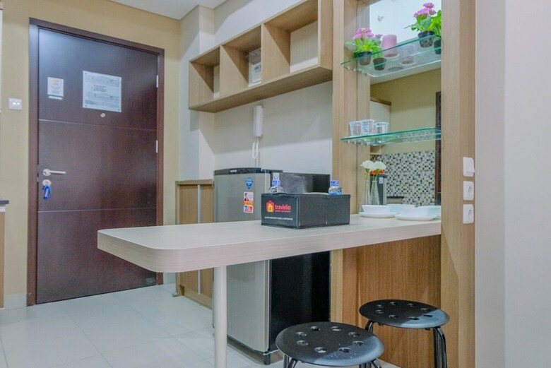 Minimalist And Simple 1br At Saveria Apartment