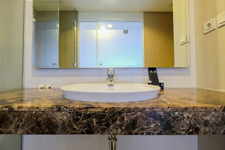 Elegant 1br Apartment At Kemang Mansion