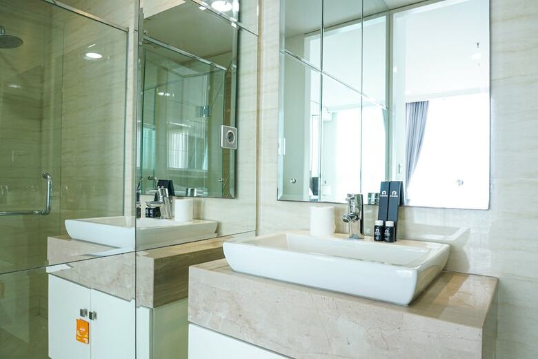 Stunning 2 Bedrooms Apartment At Ancol Mansion