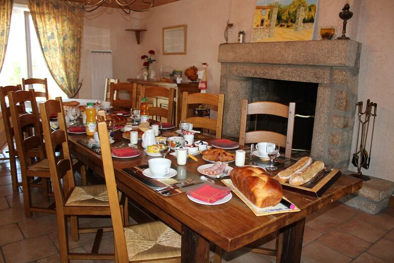Le Logis Du Chateau Les G�tes