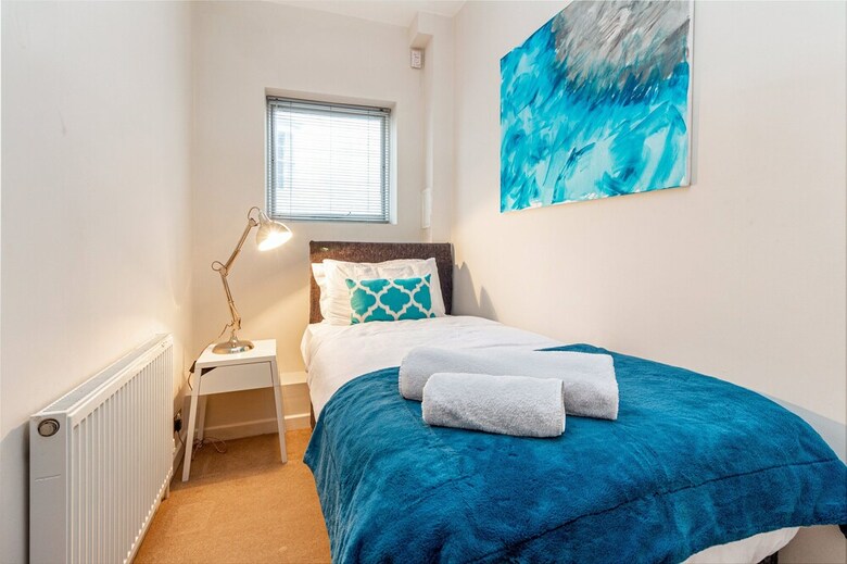 2 Bedroom Apartment Norfolk Square Guest Homes