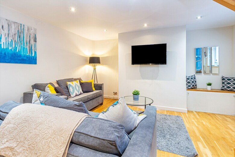 2 Bedroom Apartment Norfolk Square Guest Homes