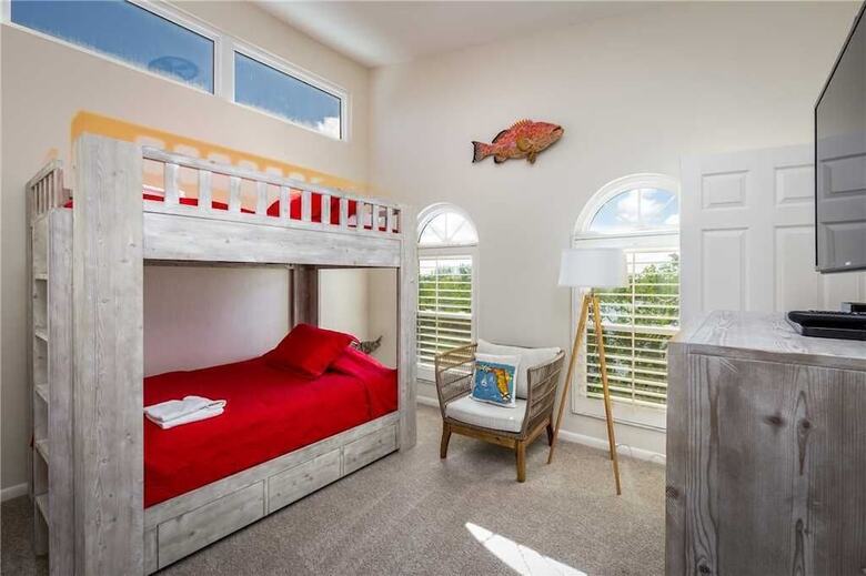 Blue Heaven, 3 Bedrooms, Bay Front, Private Pool, Pet Friendly, Sleeps 10