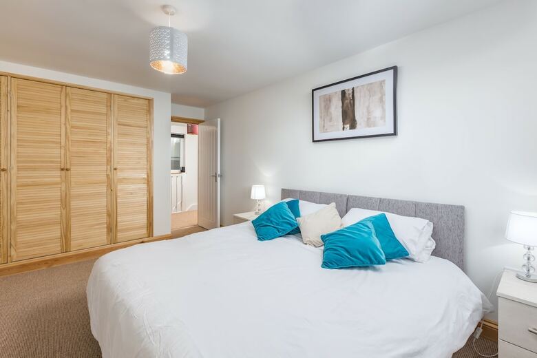 Modern Totnes House, Sleeps 8, 5 Mins Walk From Town