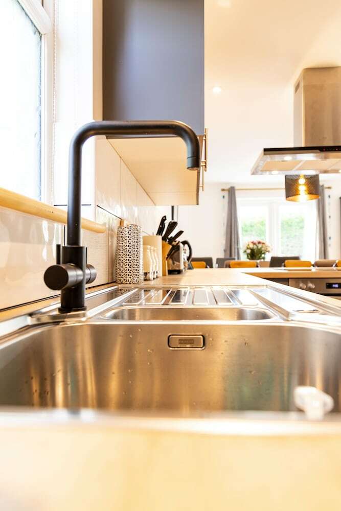 Modern Totnes House, Sleeps 8, 5 Mins Walk From Town