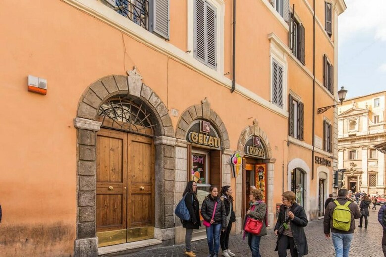 Apartment With 3 Bedrooms In Roma, With Wifi