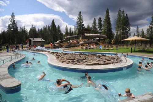 Warbler Lane 15 By Village Properties At Sunriver