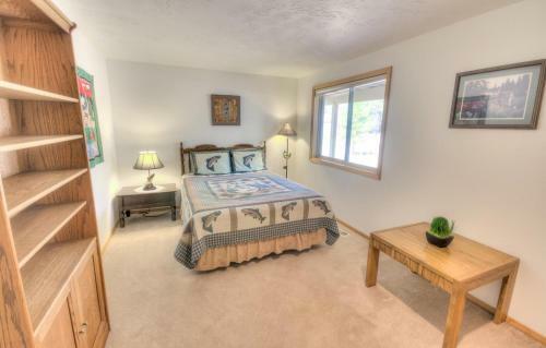Warbler Lane 15 By Village Properties At Sunriver