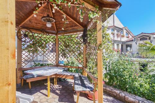 Apartments Ljiljana