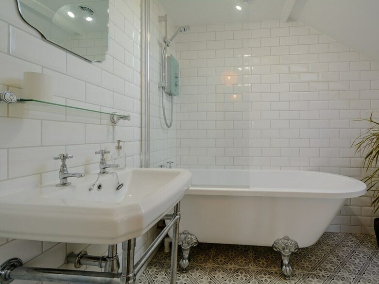 Impeccable 2-bed Cottage In Tutshill, Nr Chepstow