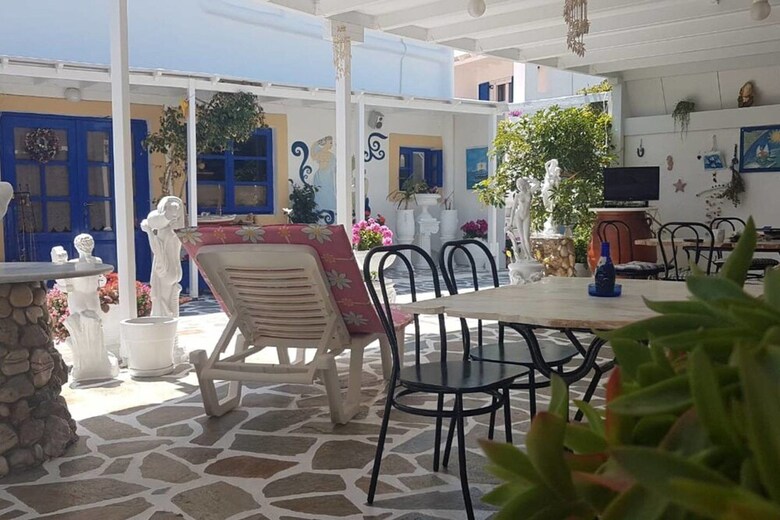 Ricos Two Bedroom Apartment - Naoussa Paros