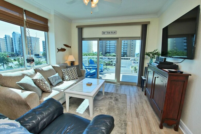 Crystal Tower By Youngs Suncoast