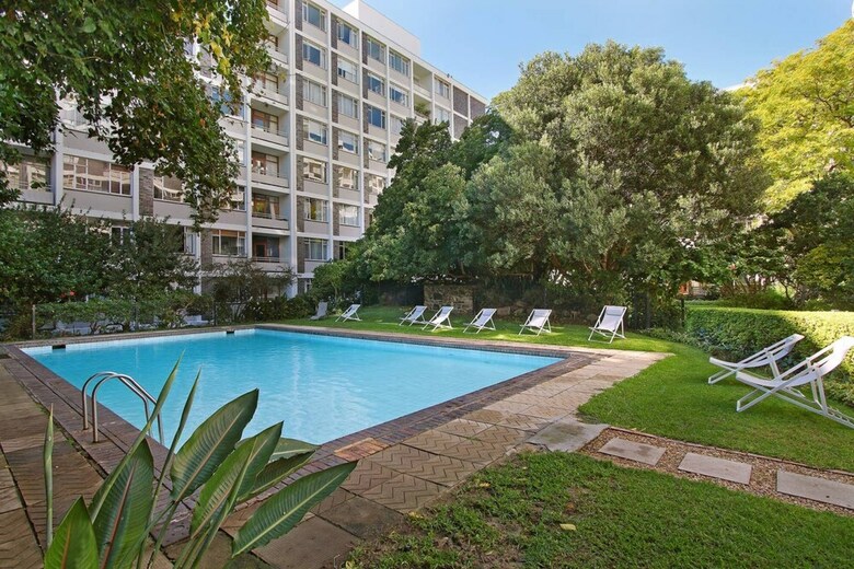 Secure Studio Apartment. With Mountain Views And A Pool