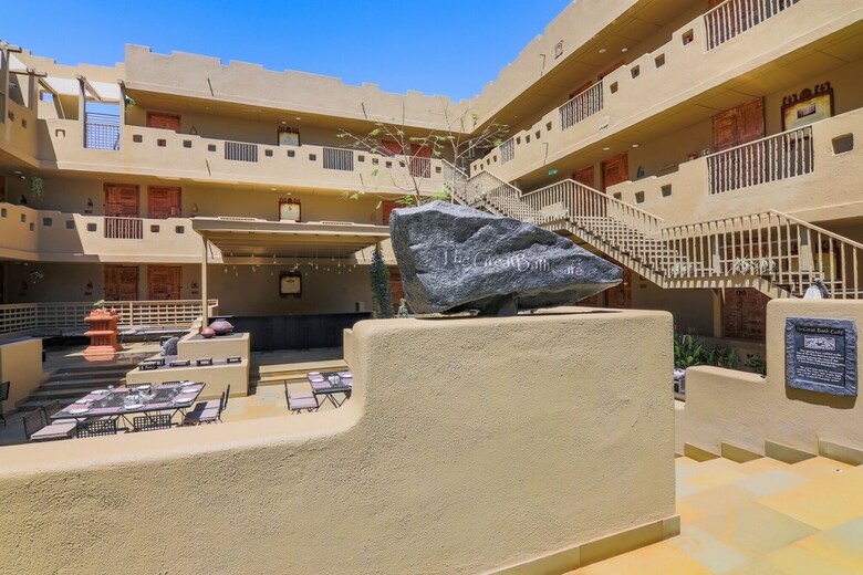 Hotel 3102bce