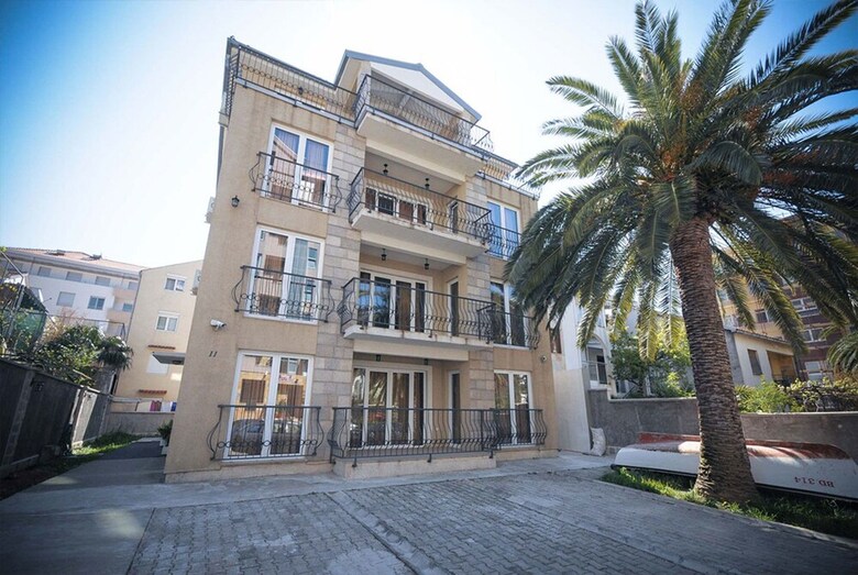 Franeta One-bedroom Apartment, Second Floor, Garden View No.6