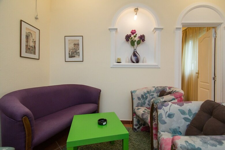 Boskovic Two-bedroom Apartment With Terrace