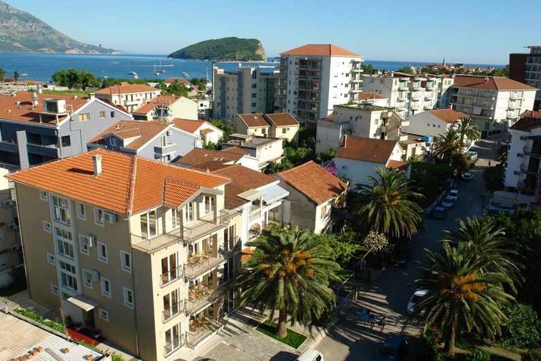 Franeta One-bedroom Apartment, First Floor, Garden View No.4