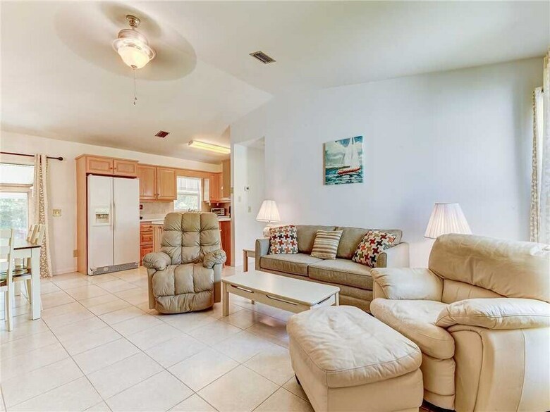Mermaid Retreat, 2 Bedrooms, Canal Front, Sleeps 6