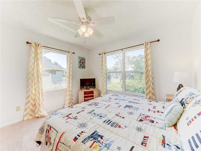 Mermaid Retreat, 2 Bedrooms, Canal Front, Sleeps 6