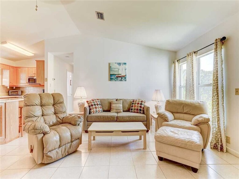 Mermaid Retreat, 2 Bedrooms, Canal Front, Sleeps 6