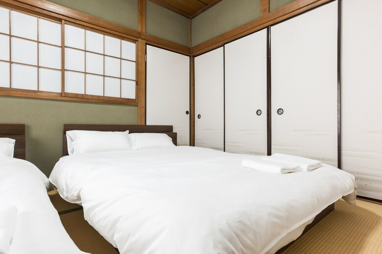 Higashimukoujima A